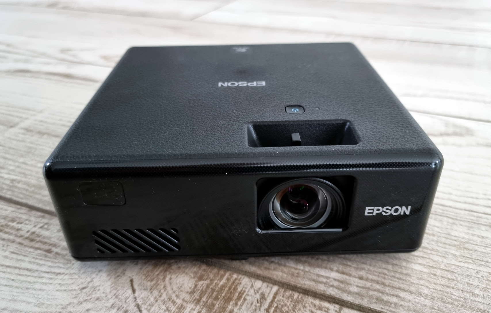 Kompakter Epson Beamer